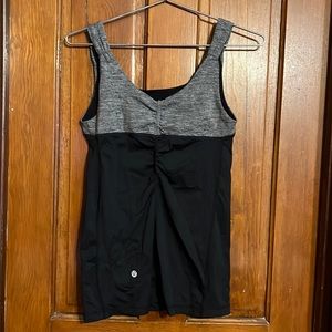 Lululemon Barre Ruched Color Block Top size 6, Black and Gray